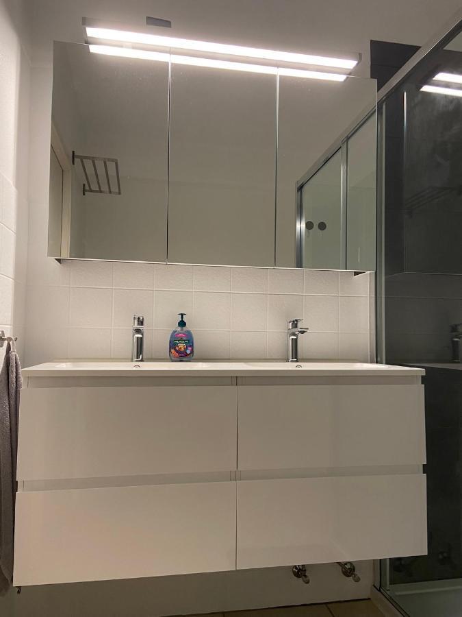 Weloveoostende - Newly Renovated Large Apartment 150M From The Beach - Including Bed Sheets And Final Clea-Ning ภายนอก รูปภาพ