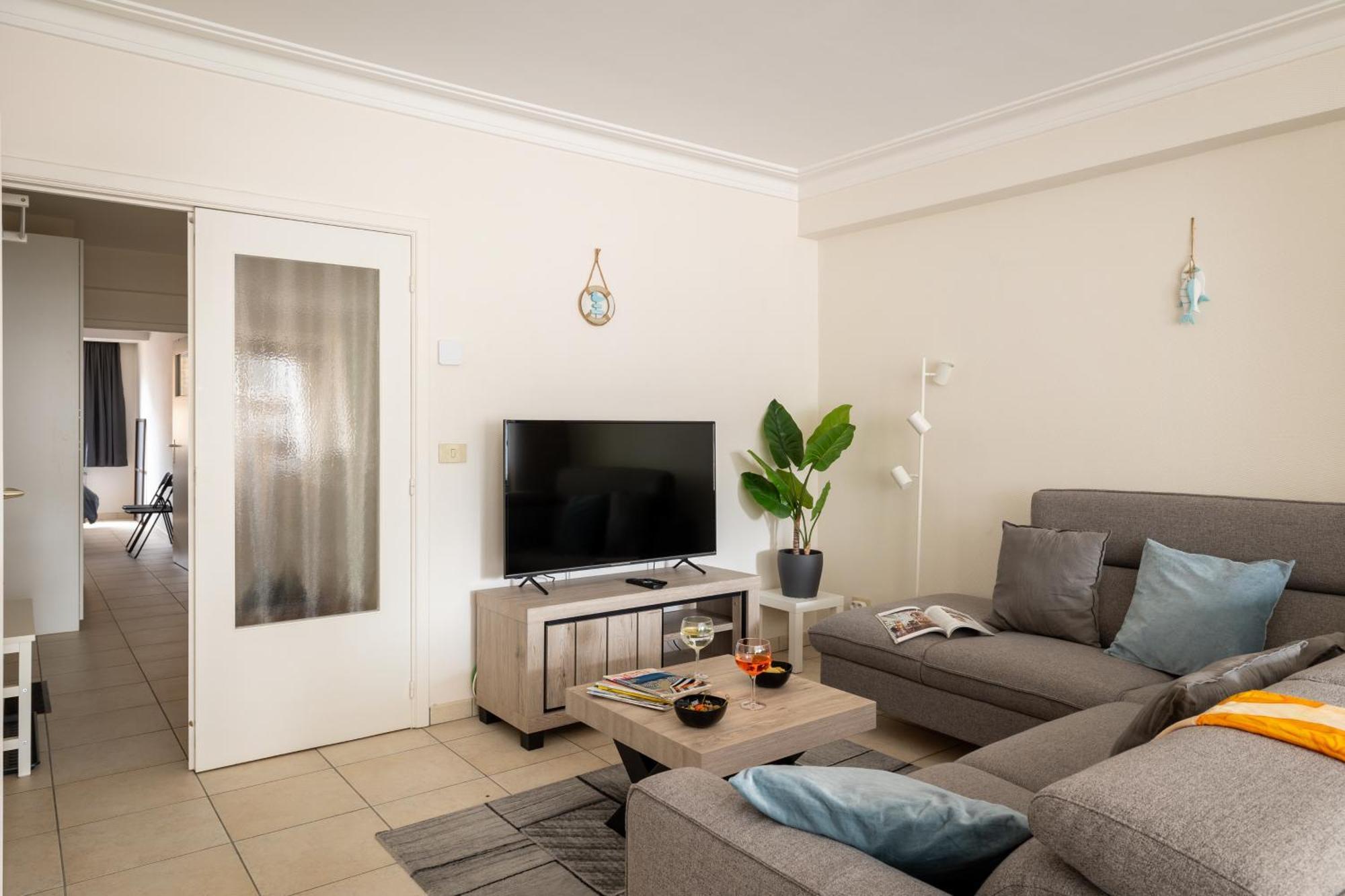 Weloveoostende - Newly Renovated Large Apartment 150M From The Beach - Including Bed Sheets And Final Clea-Ning ภายนอก รูปภาพ