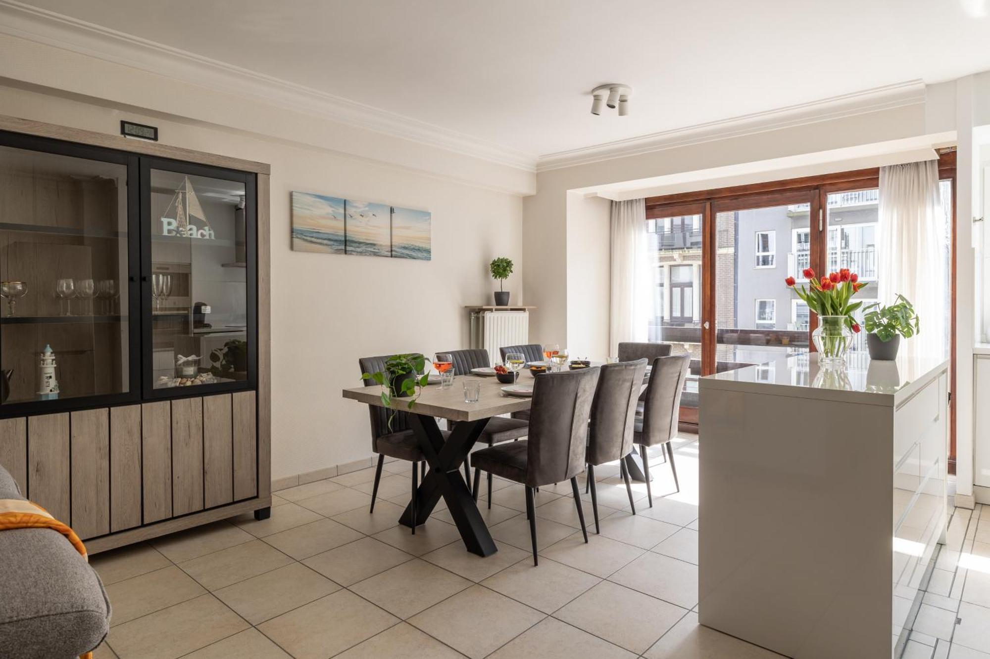 Weloveoostende - Newly Renovated Large Apartment 150M From The Beach - Including Bed Sheets And Final Clea-Ning ภายนอก รูปภาพ